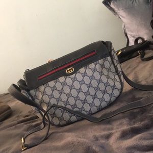 Vintage Gucci crossbody